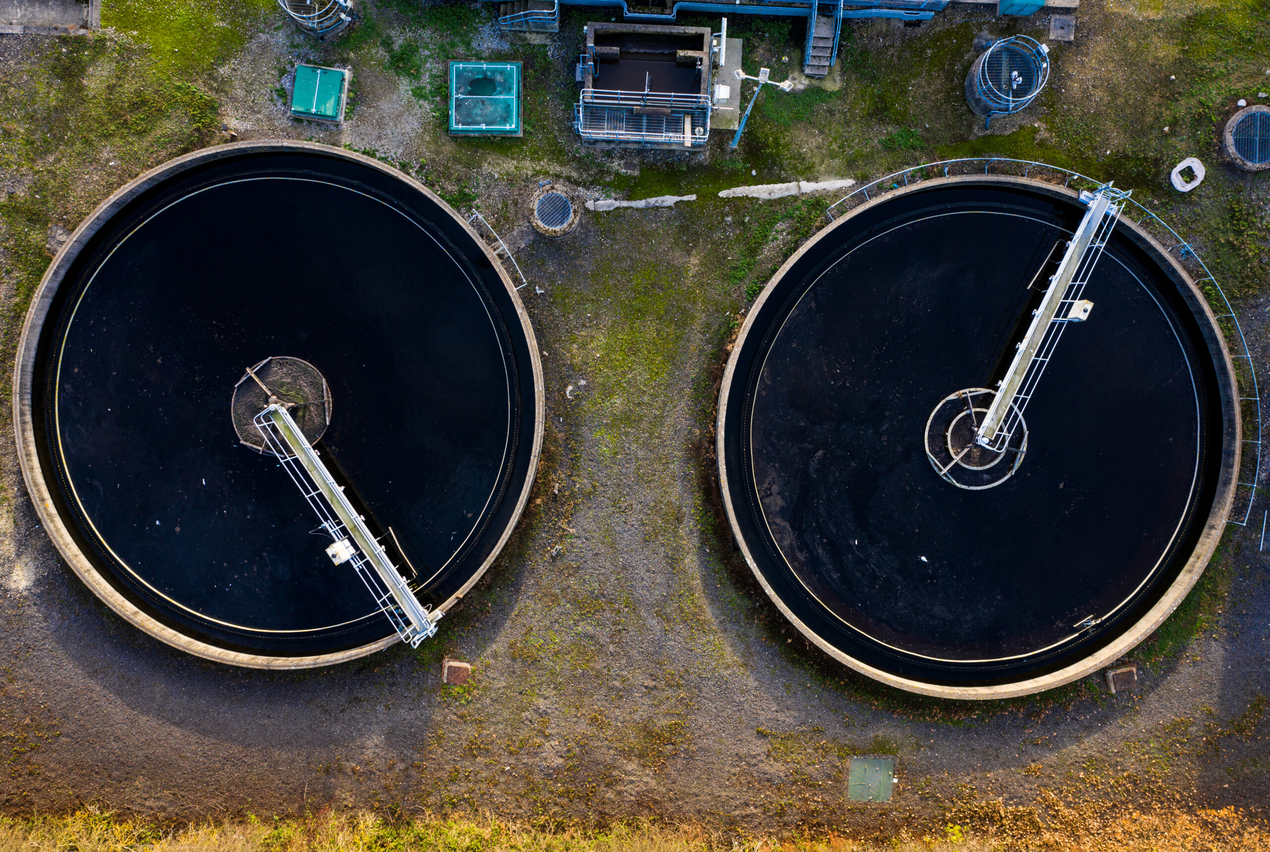 Water purification storage tanks